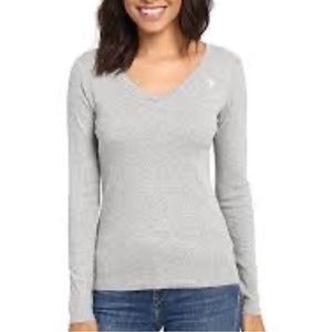 Ralph Lauren Sport Long Sleeve V-Neck Tee in Heather Gray. Women’s Medium